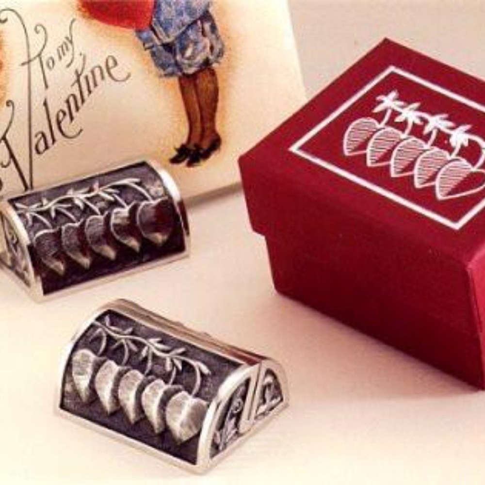 🆕VILMAIN PEWTER - VINE OF HEARTS PHOTO STAND